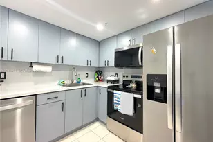 2829 Indian Creek Dr, Miami Beach, FL 33140 - Photo 2