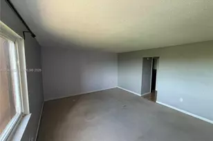6960 Miami Gardens Dr, Hialeah, FL 33015 - Photo 14