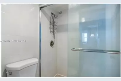 6039 Collins Ave #619, Miami Beach, FL 33140 - Photo 18
