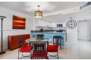 6039 Collins Ave, Miami Beach, FL 33140 - Photo 4