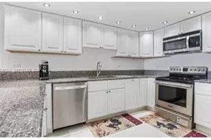 6039 Collins Ave, Miami Beach, FL 33140 - Photo 8