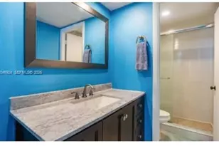 6039 Collins Ave, Miami Beach, FL 33140 - Photo 16