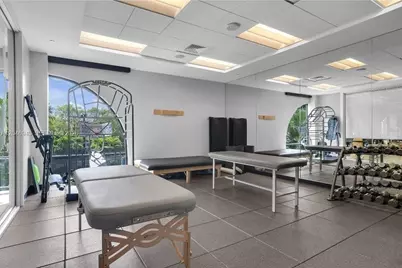 1000 W Island Blvd #1206, Aventura, FL 33160 - Photo 40
