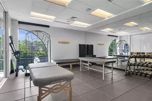 1000 W Island Blvd, Aventura, FL 33160 - Photo 40