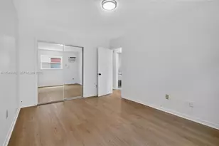 458 SW 9th St, Miami, FL 33130 - Photo 12