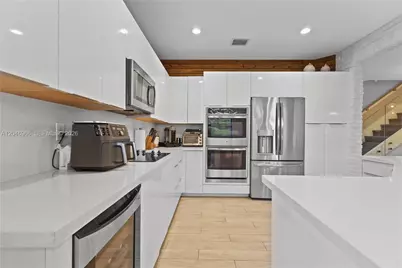 8774 NW 103rd Ave, Doral, FL 33178 - Photo 14