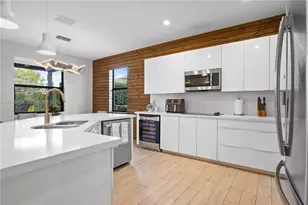 8774 NW 103rd Ave, Doral, FL 33178 - Photo 16