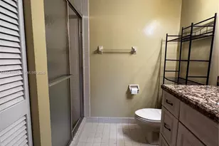 951 SW 109th Ave, Pembroke Pines, FL 33025 - Photo 18