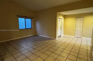 951 SW 109th Ave, Pembroke Pines, FL 33025 - Photo 4