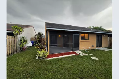 951 SW 109th Ave, Pembroke Pines, FL 33025 - Photo 20