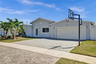 9240 54th St, Cooper City, FL 33328 - Photo 46