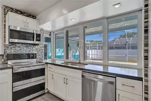 9240 54th St, Cooper City, FL 33328 - Photo 4
