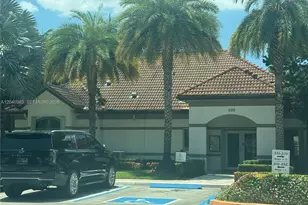 520 S Park Rd, Hollywood, FL 33021 - Photo 1