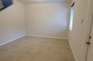 27300 SW 140th Passage, Homestead, FL 33032 - Photo 4