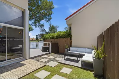 3715 Valais Dr, Hollywood, FL 33021 - Photo 30