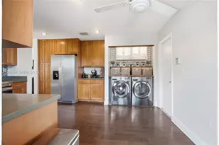 3715 Valais Dr, Hollywood, FL 33021 - Photo 14