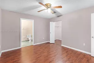 8433 NW 189th St, Hialeah, FL 33015 - Photo 8