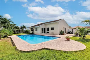 681 Pine Ridge Terrace, Davie, FL 33325 - Photo 2