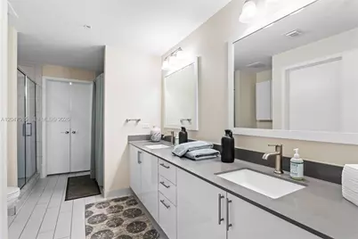 999 SW 1st Ave #2015, Miami, FL 33130 - Photo 18