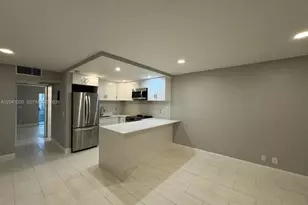 500 W Village Green Cir W, Palm Springs, FL 33461 - Photo 2