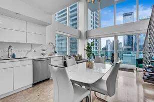41 SE 5th St, Miami, FL 33131 - Photo 2