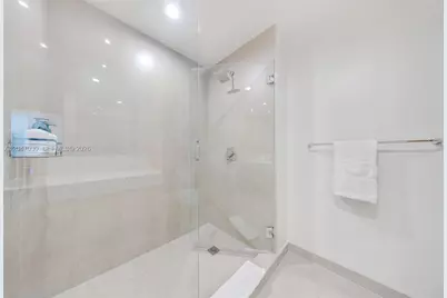 11 NE 6th St #2903, Miami, FL 33132 - Photo 18