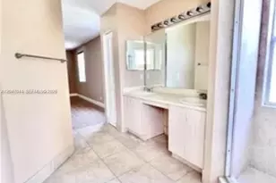 8291 SW 44th Pl, Davie, FL 33328 - Photo 22