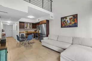 41 SE 5th St, Miami, FL 33131 - Photo 2