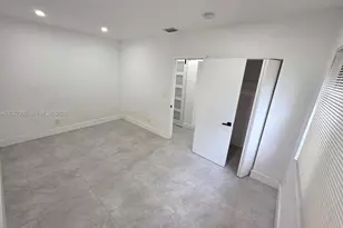 1102 NW 103rd St, Miami, FL 33150 - Photo 32