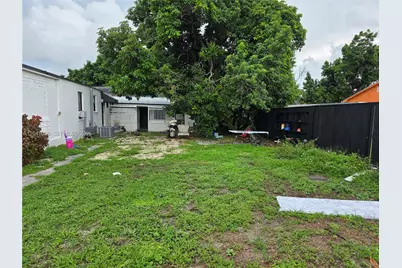 1102 NW 103rd St, Miami, FL 33150 - Photo 4