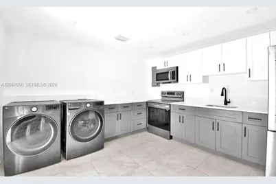 1102 NW 103rd St, Miami, FL 33150 - Photo 8