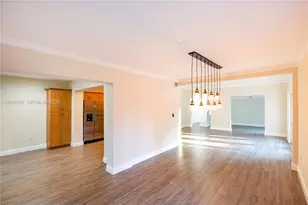 5451 SW 80th St, Miami, FL 33143 - Photo 14
