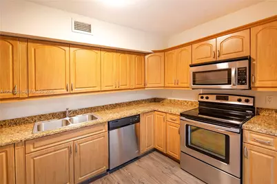 5451 SW 80th St, Miami, FL 33143 - Photo 8