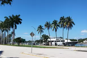 5401 Collins Ave, Miami Beach, FL 33140 - Photo 30