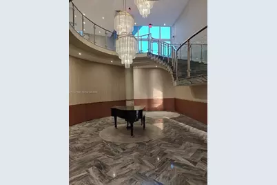 5401 Collins Ave #1110, Miami Beach, FL 33140 - Photo 24