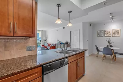 2000 N Bayshore Dr #909, Miami, FL 33137 - Photo 12