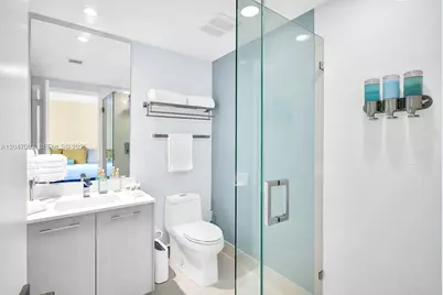 55 SW 9th St #3306, Miami, FL 33130 - Photo 12