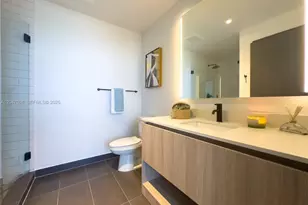 398 NE 5th St, Miami, FL 33132 - Photo 14