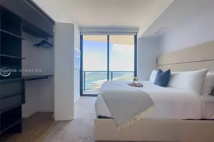 398 NE 5th St, Miami, FL 33132 - Photo 10