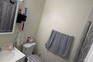 2816 NW 15th St, Miami, FL 33125 - Photo 8