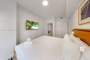 11 NE 6th St, Miami, FL 33132 - Photo 22
