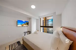 11 NE 6th St, Miami, FL 33132 - Photo 18