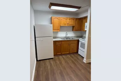 15 NE 13th St #B, Fort Lauderdale, FL 33304 - Photo 4
