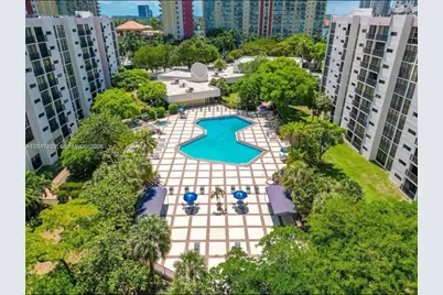 17011 N Bay Rd #1018, Sunny Isles Beach, FL 33160 - Photo 2