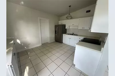 821 SW 2nd St, Florida City, FL 33034 - Photo 22