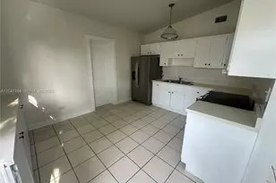 821 SW 2nd St, Florida City, FL 33034 - Photo 22