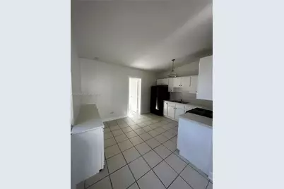 821 SW 2nd St, Florida City, FL 33034 - Photo 14