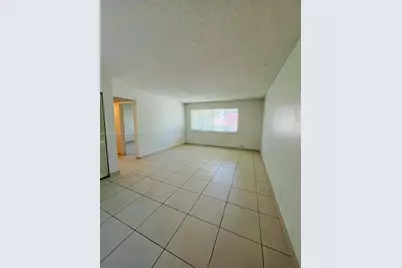 724 NE 4th St #9, Hallandale Beach, FL 33009 - Photo 4