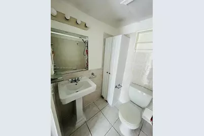 724 NE 4th St #5, Hallandale Beach, FL 33009 - Photo 6