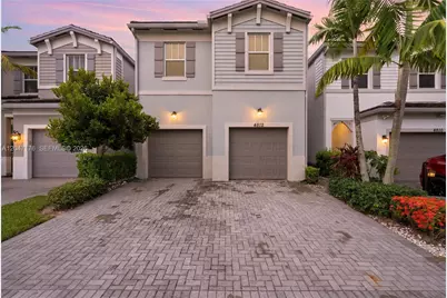 4812 NW 48th Ter, Tamarac, FL 33319 - Photo 2